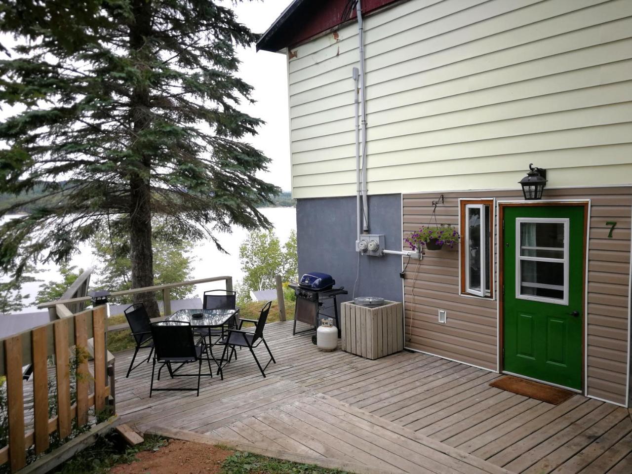 Knotty Pine Cottages, Suites & Motel Rooms Ingonish Exterior foto